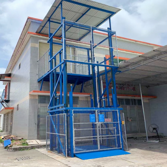 桂林建材厂室外升降货梯安装